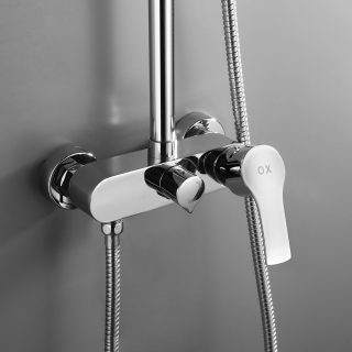 Columna con grifo monomando